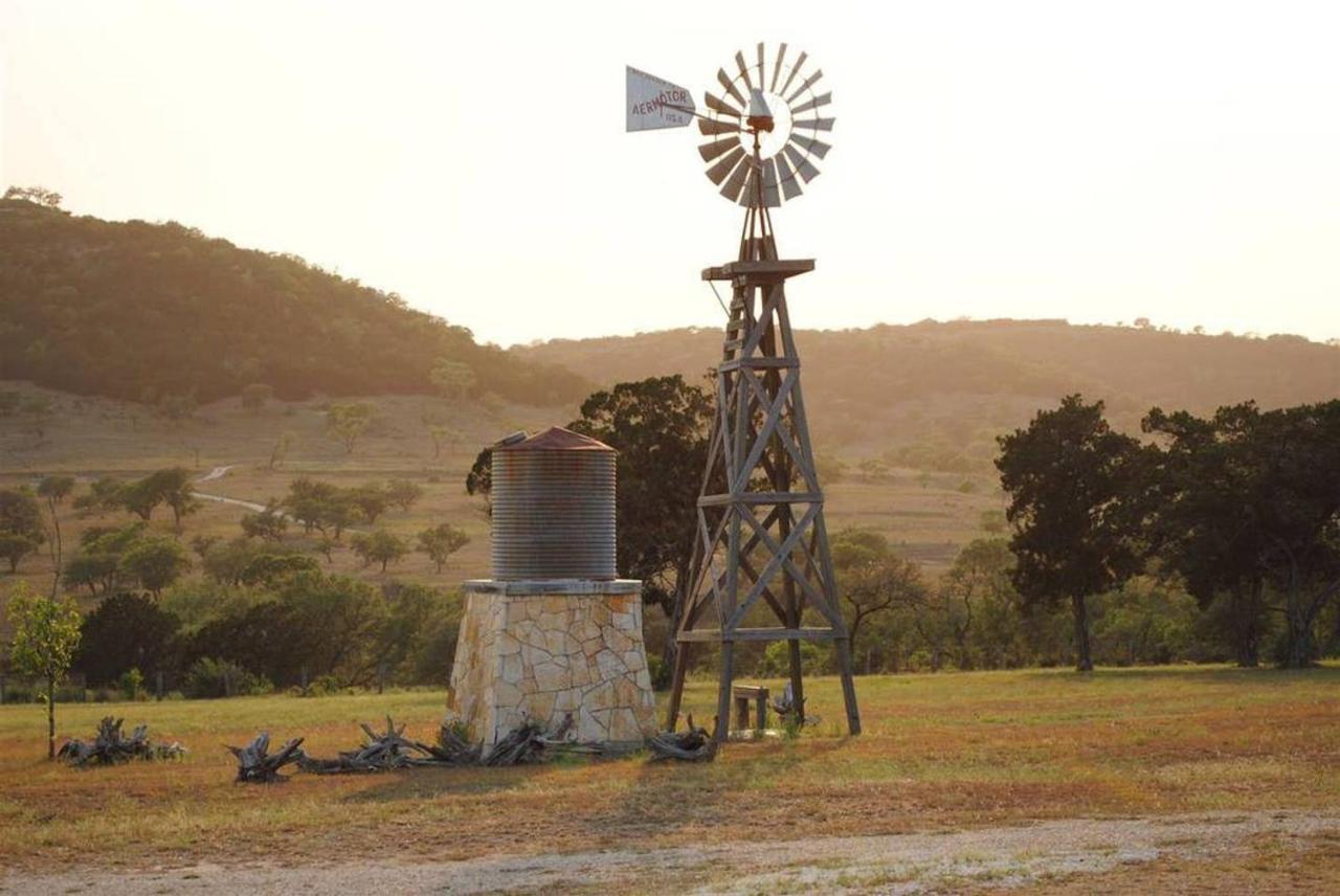 Last Outpost Bandera Ranch House Экстерьер фото