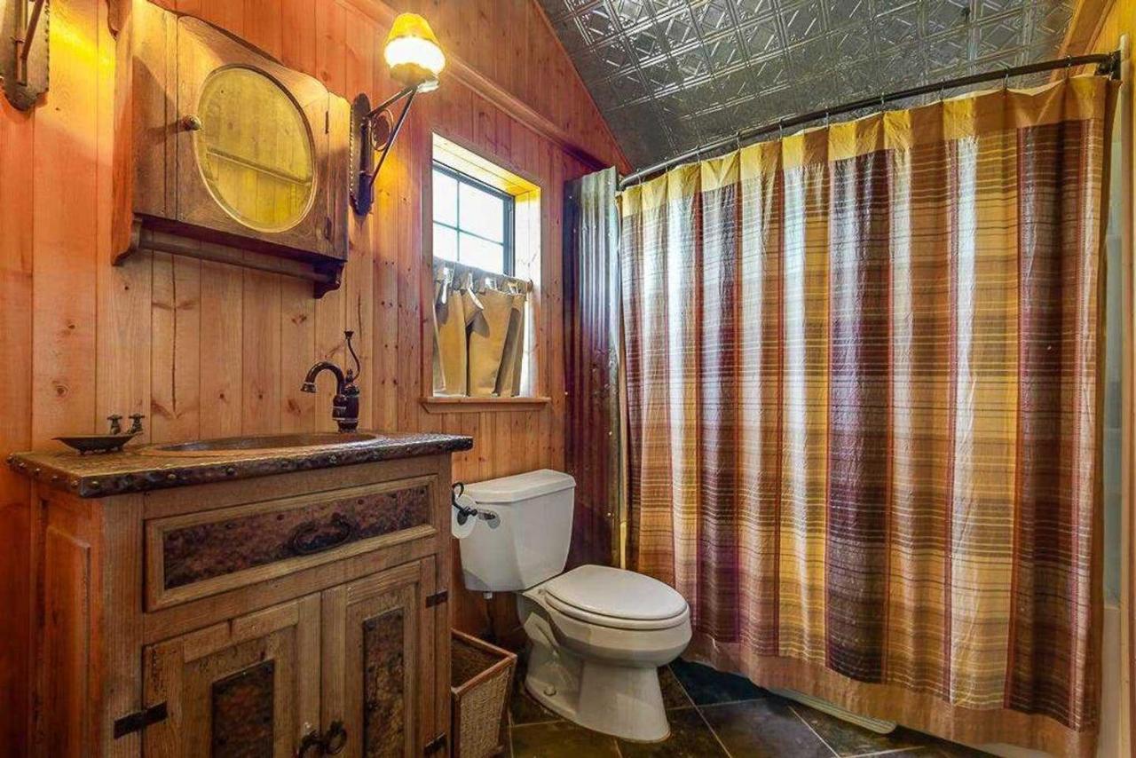 Last Outpost Bandera Ranch House Экстерьер фото