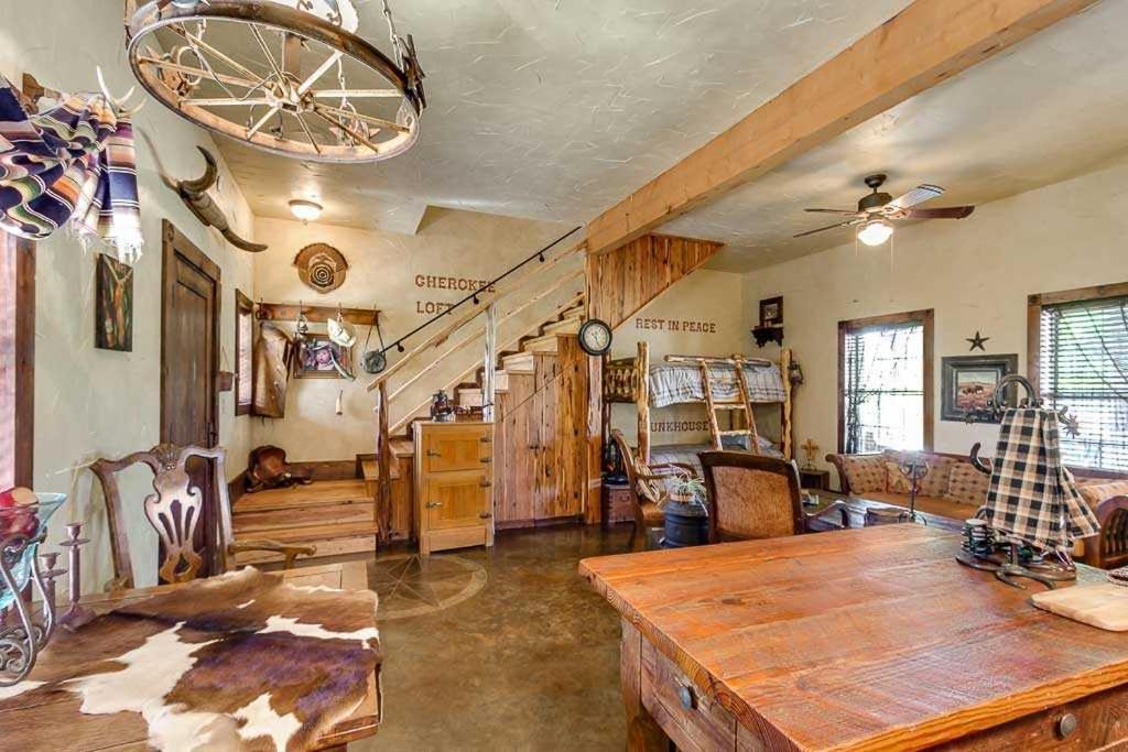 Last Outpost Bandera Ranch House Экстерьер фото